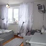 Гостевой дом Kvitkovyi Rai з червня басейн з підігрівом 10 на 5 метрів
