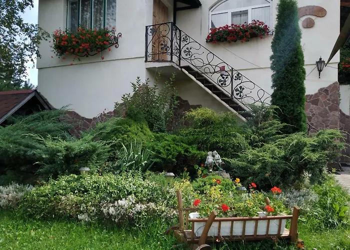 Kvitkovyi Rai Konukevi